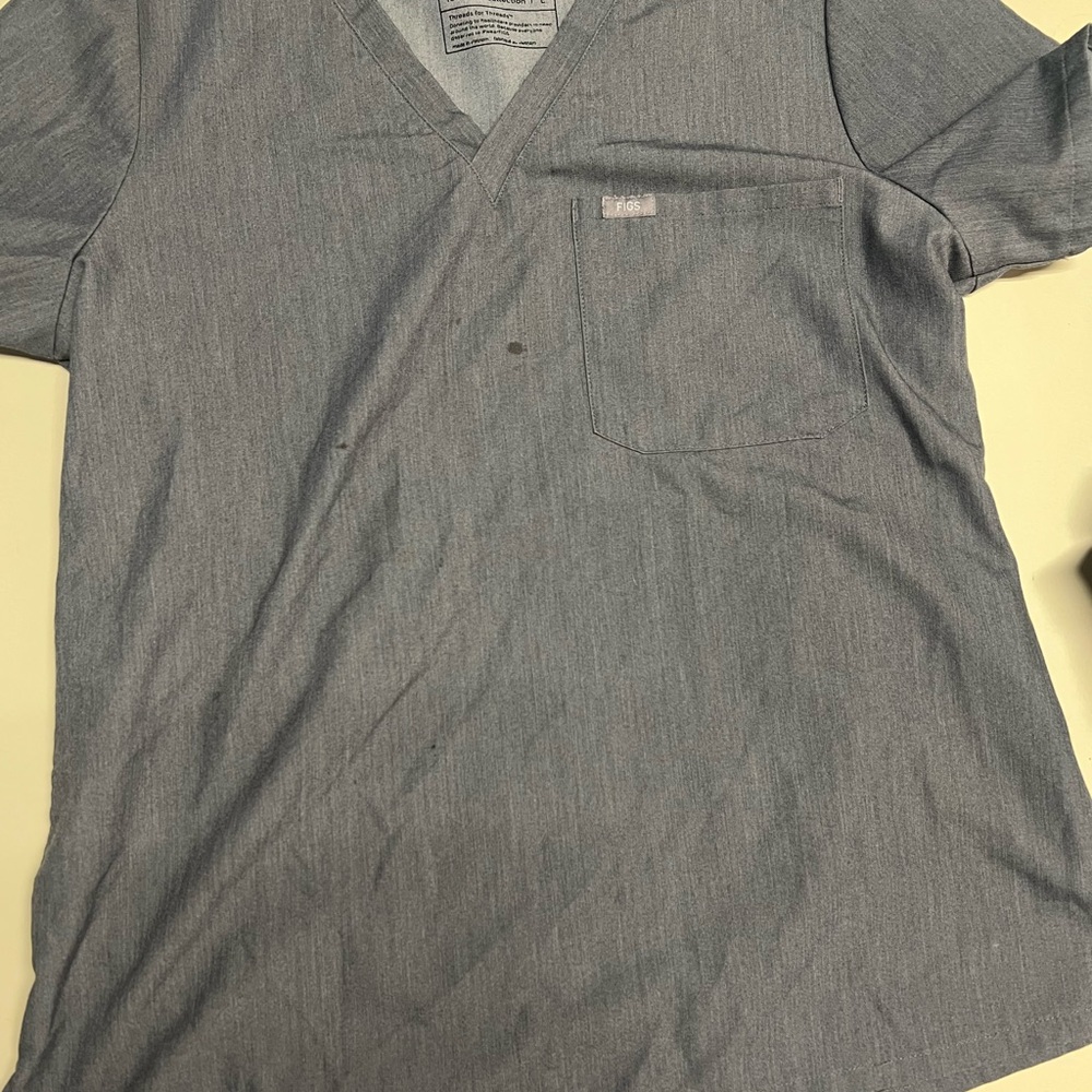 Figs Gray Scrub top